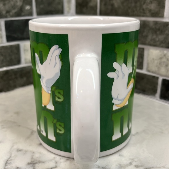 Green M&M coffee/tea mug - Picture 4 of 7